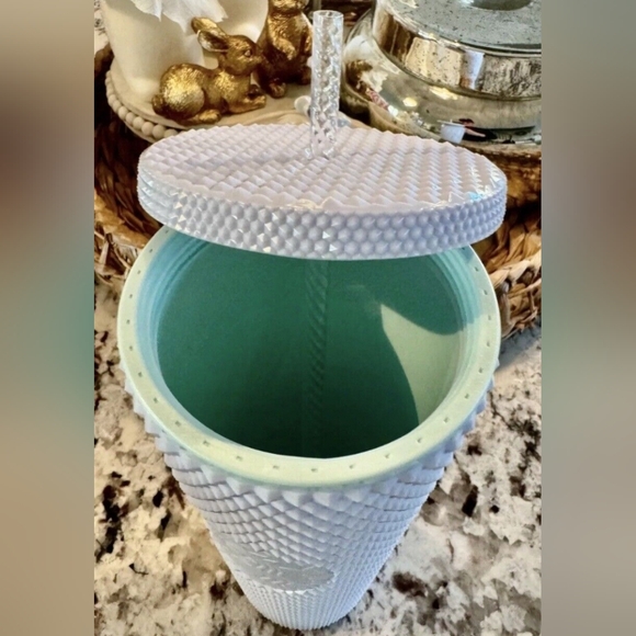 White Textured Limited Edition Venti 24oz cold cup NEW - Picture 3 of 3